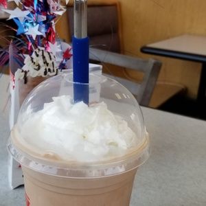 Meet your Posher, Leslie